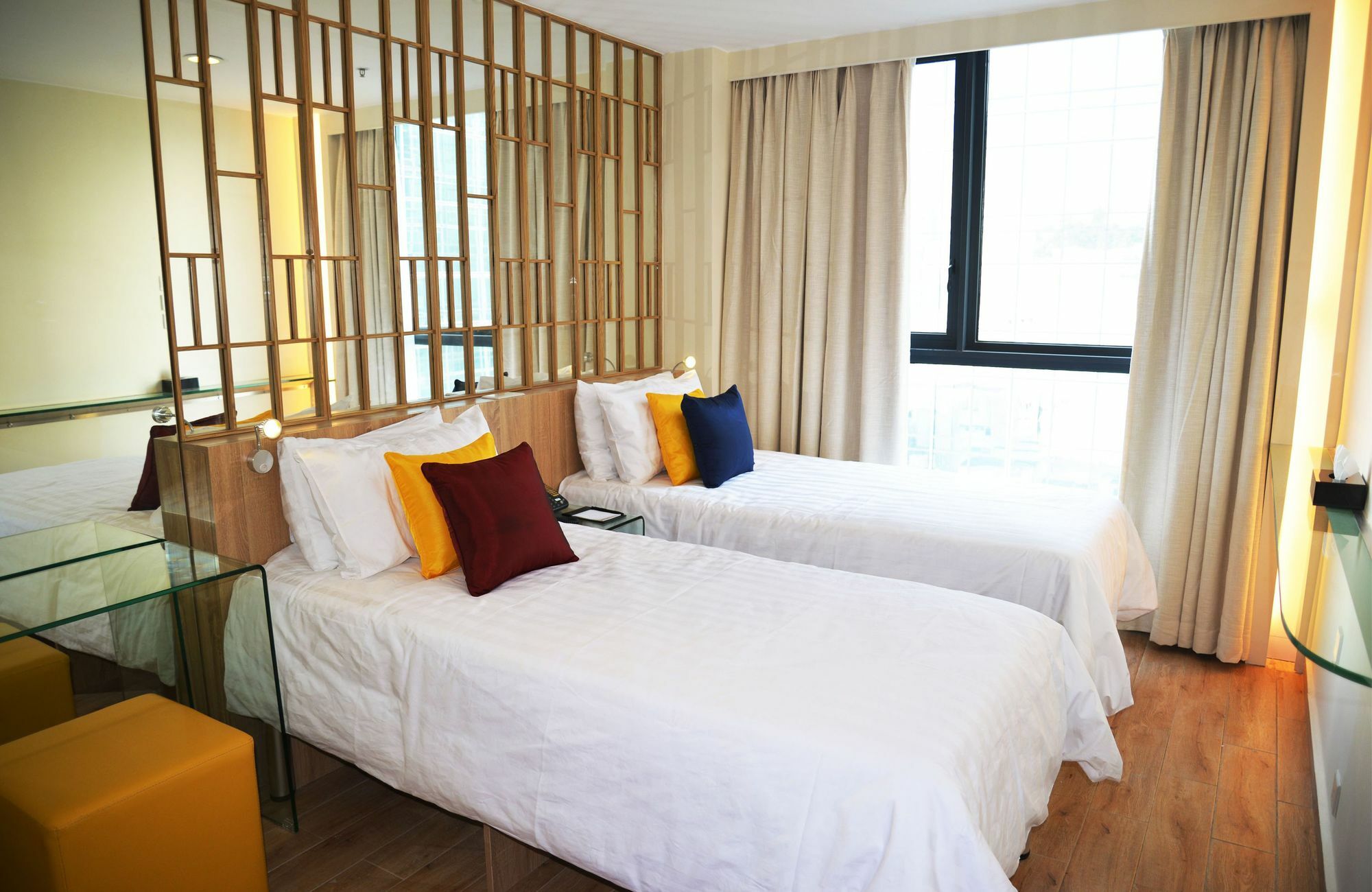 Iw Hotel Hong Kong Exterior photo